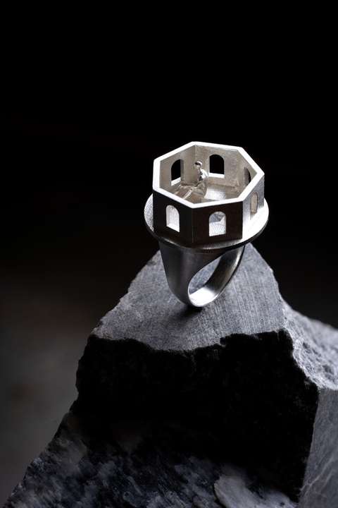 Silver, Cast, Papadoukas