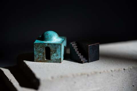 Silver, Cast, Papadoukas